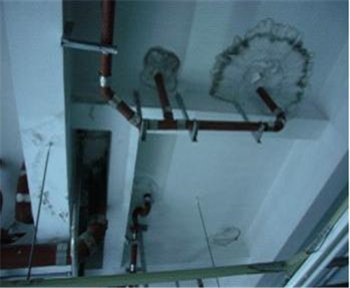 地下车库顶棚渗漏水维修.jpg
